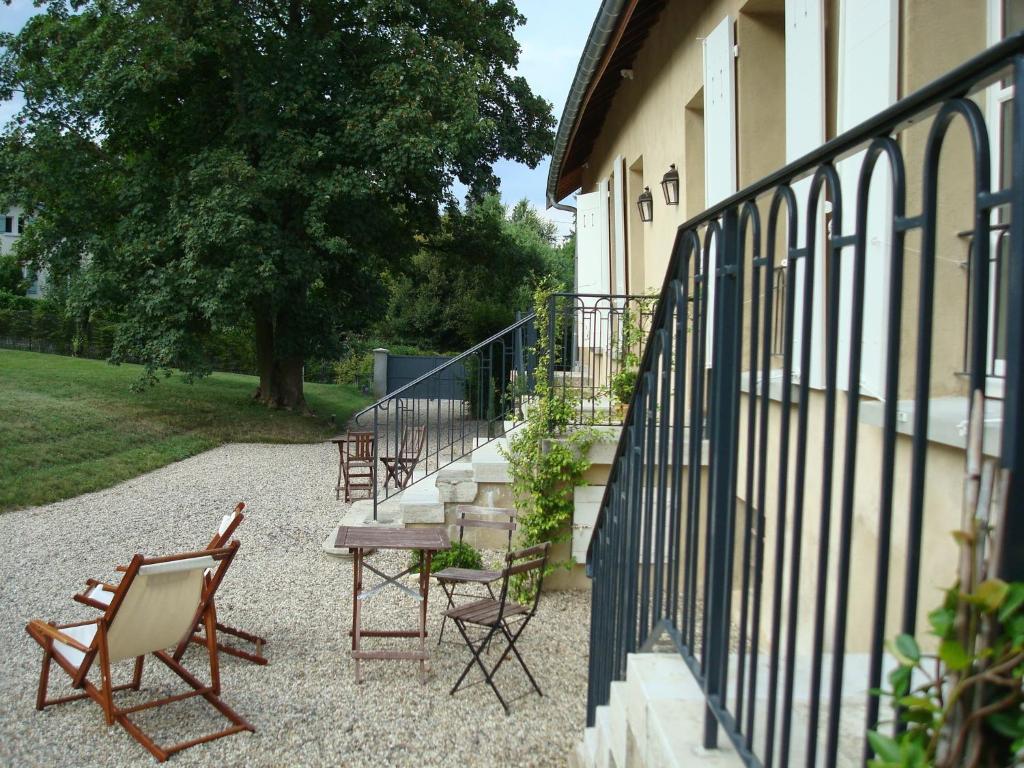 Les Communs Du Manoir Apartment Écully Exterior foto